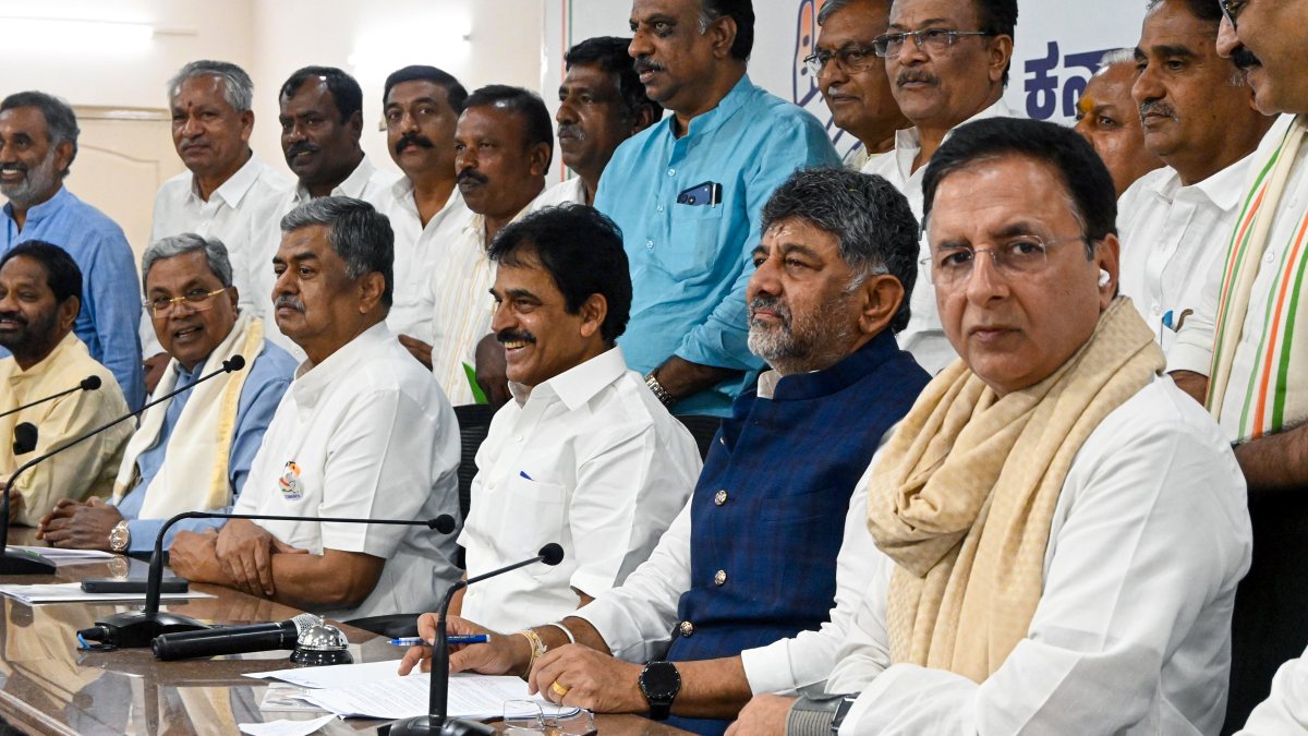 Karnataka CM Shivakumar attends Congress district chiefs meeting in Bengaluru