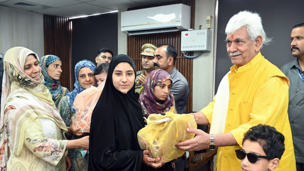 J&K LG Manoj Sinha gifts hamper to girl at PM Modi birthday event