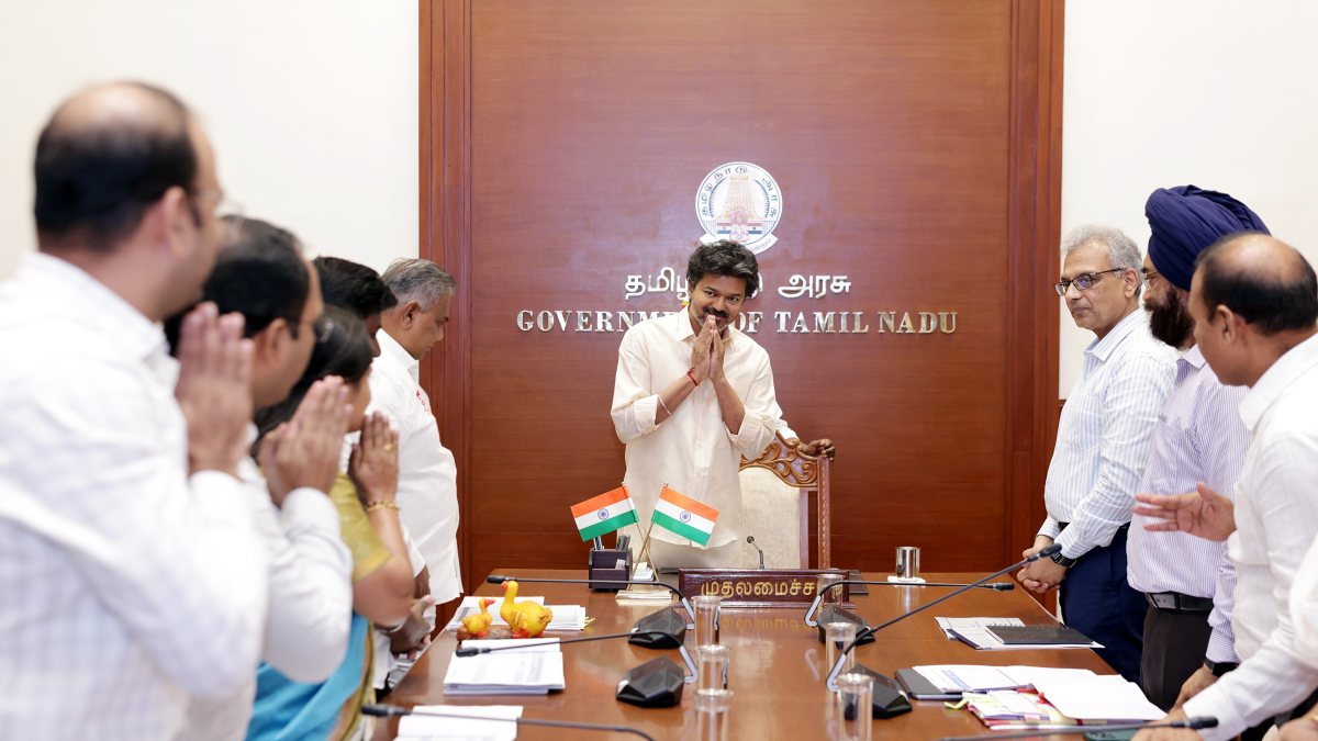Tamil Nadu CM chairs review meeting on morning meal scheme expansion