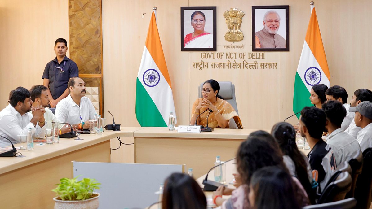Delhi CM Rekha Gupta meets travel influencers at secretariat