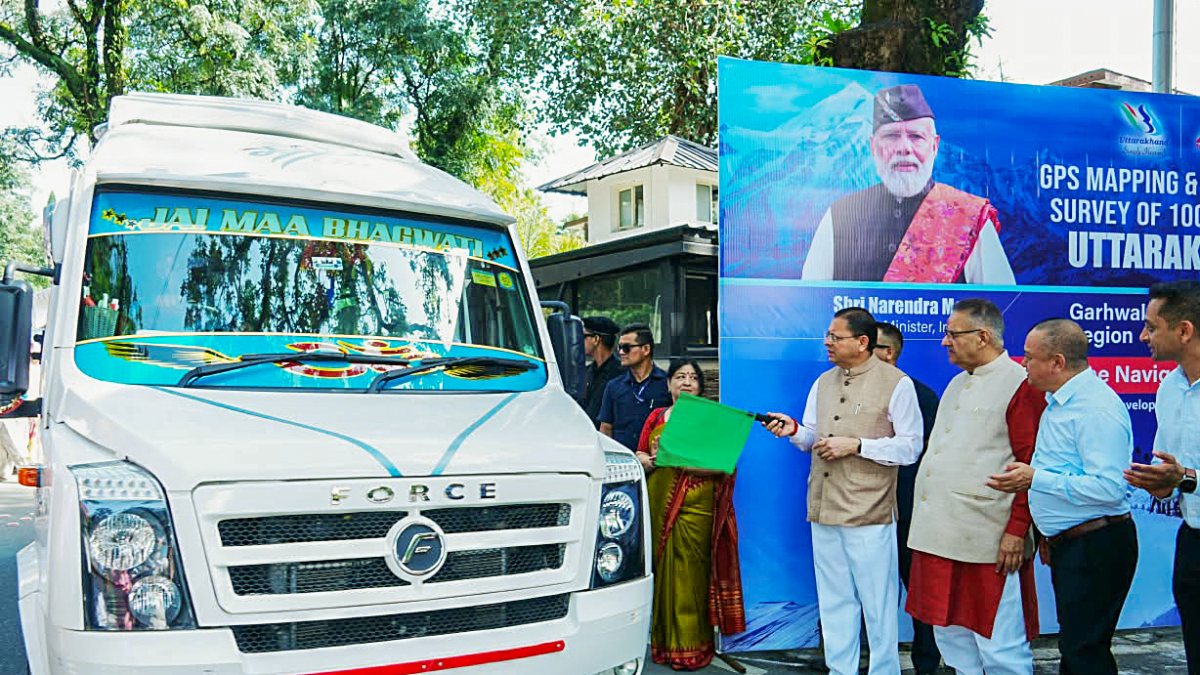 Uttarakhand CM flags off expedition team for trek route survey