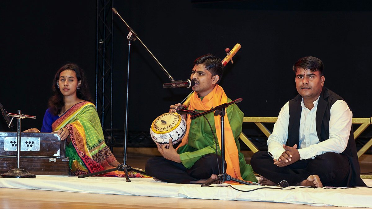 Visually impaired singer Sunil Lodhi performs at Kanpur university