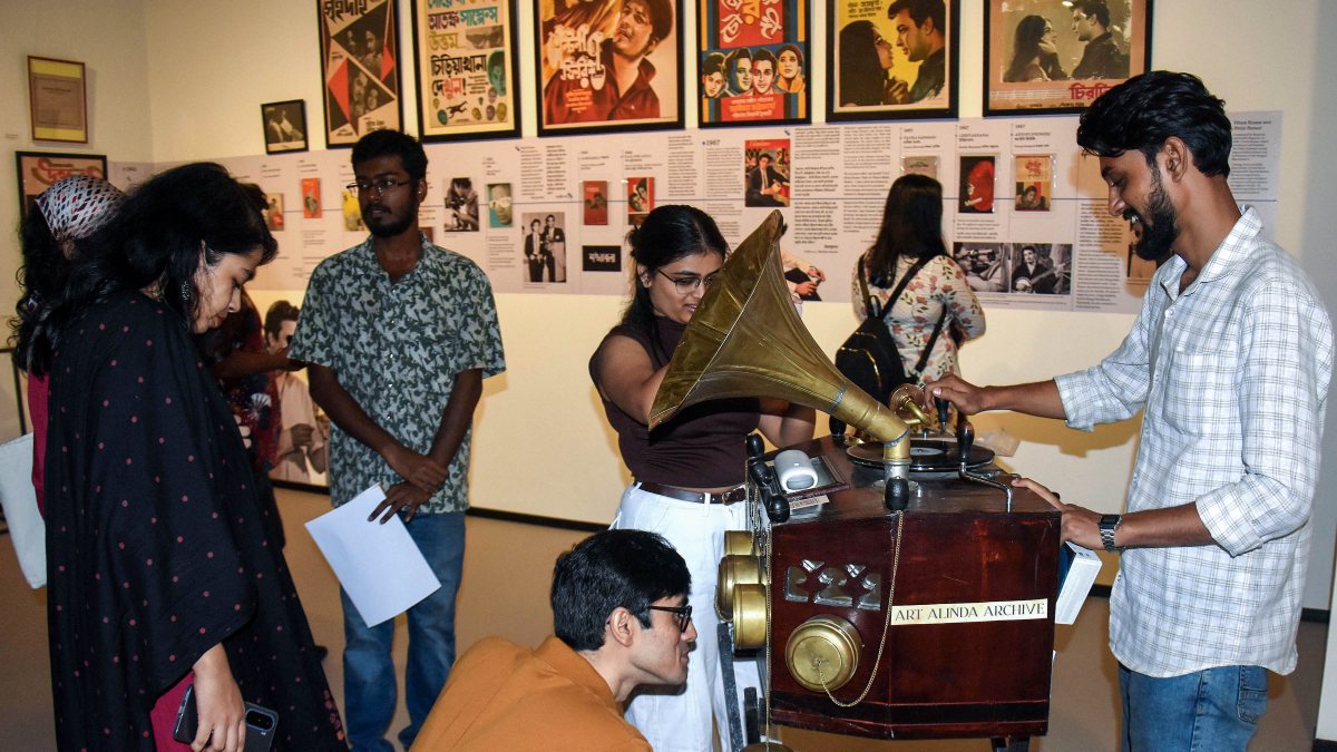 Vintage bioscope displayed at Uttam Kumar centenary exhibition in Kolkata