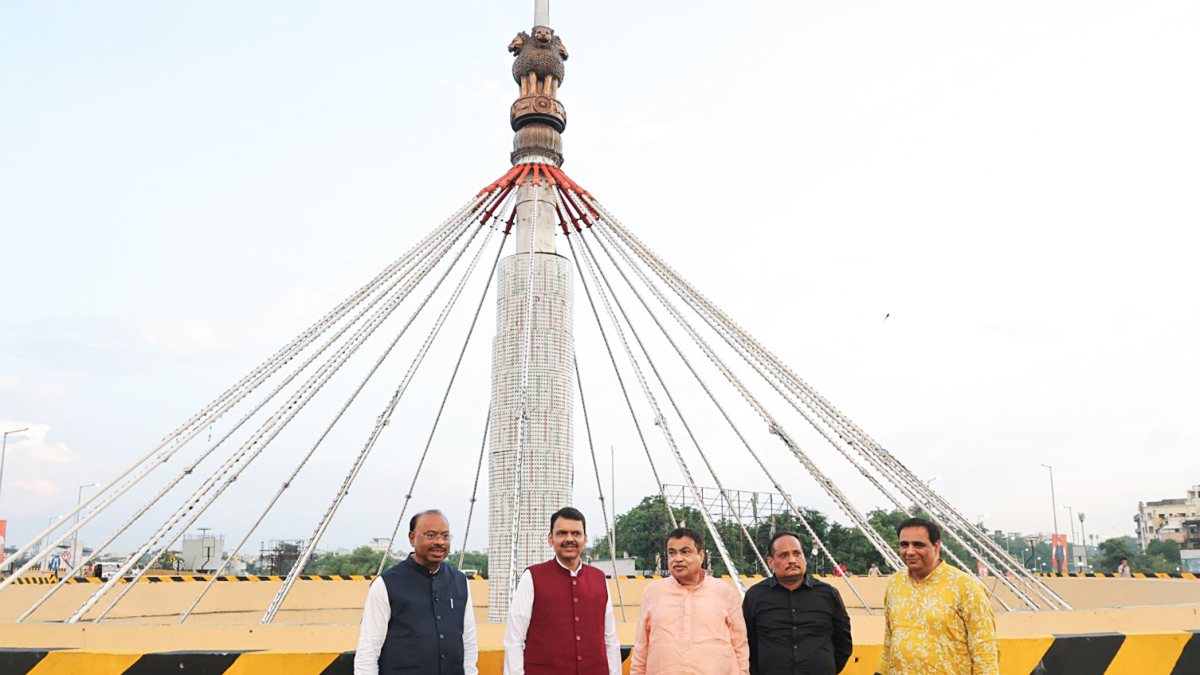 Gadkari and Fadnavis inaugurate Hedgewar flyover in Nagpur