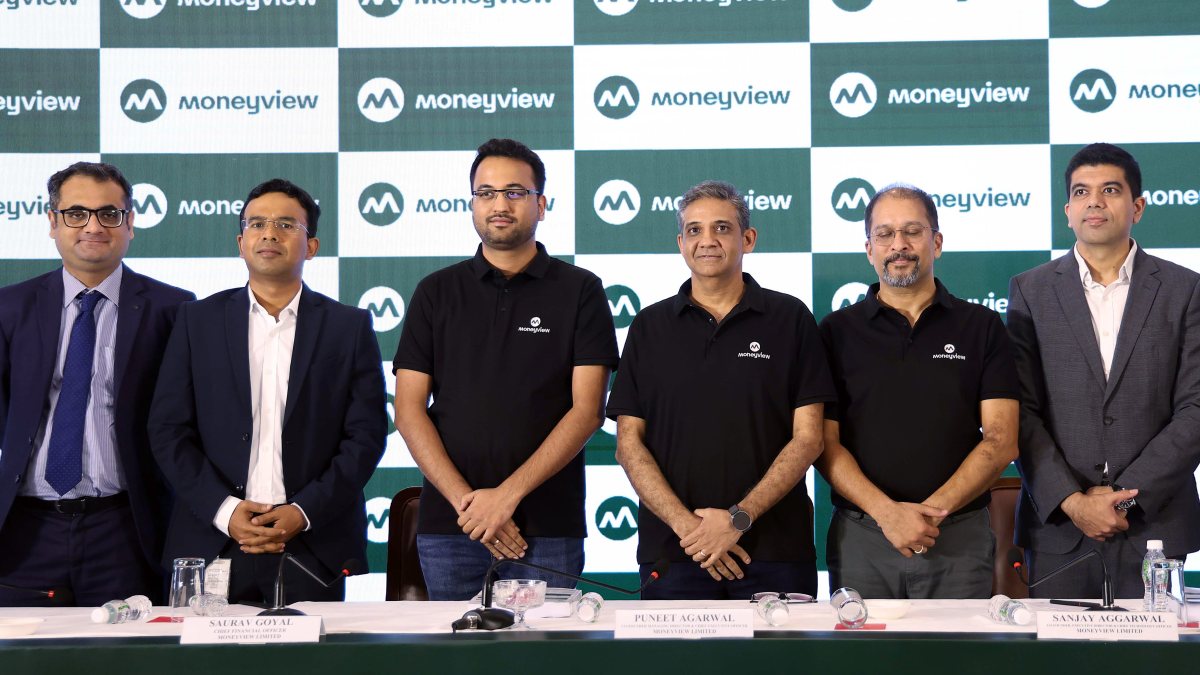 Moneyview executives announce IPO price band at Mumbai press conference