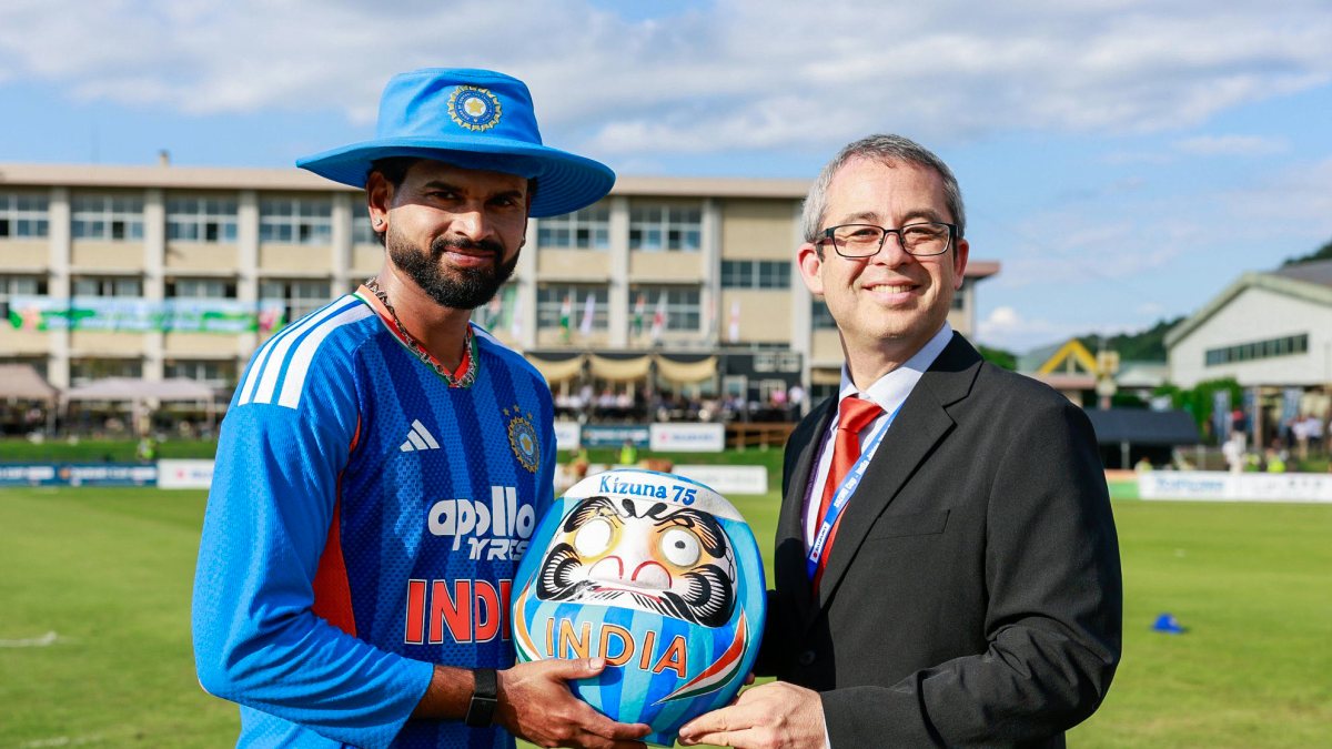 Jaishankar shares photo of Iyer with Daruma doll before India-Japan T20I