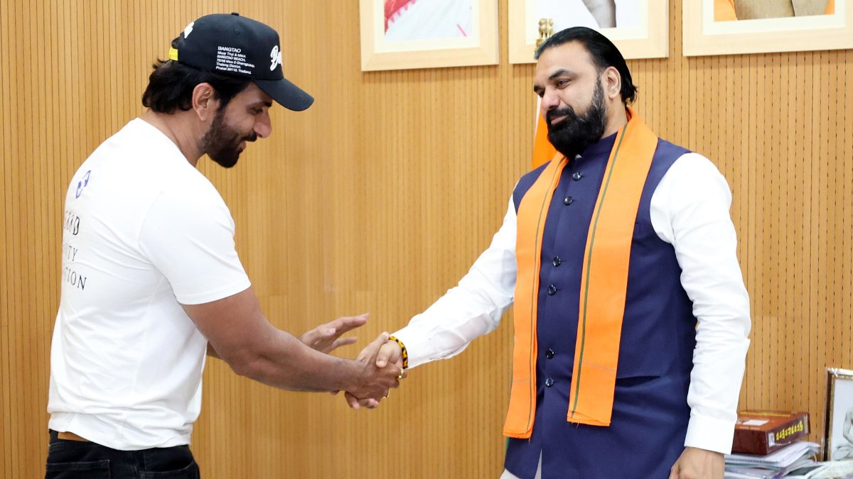 Bihar CM Samrat Choudhary meets Sonu Sood in Patna