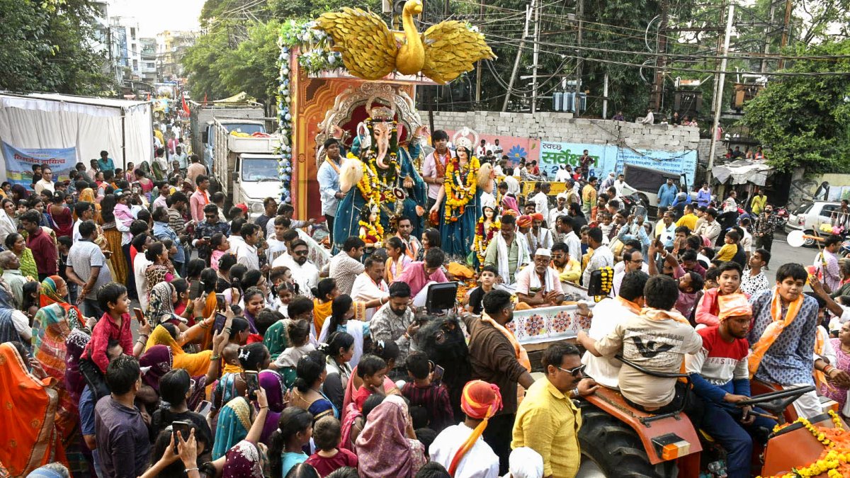 Devotees carry Ganesh idol in Bhopal procession for Dol Gyaras