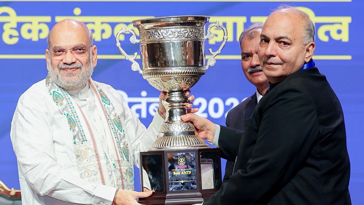 Amit Shah presents best ANTF trophy to Telangana EAGLE Force