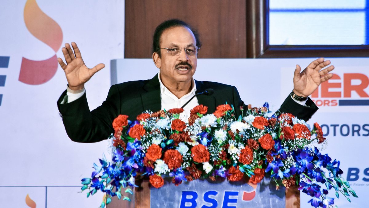Hero Motors chairman addresses BSE listing ceremony