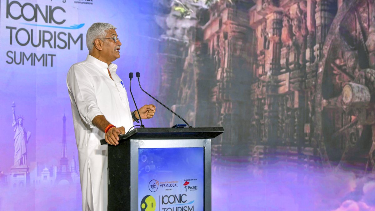 Shekhawat addresses Iconic Tourism Summit in Delhi