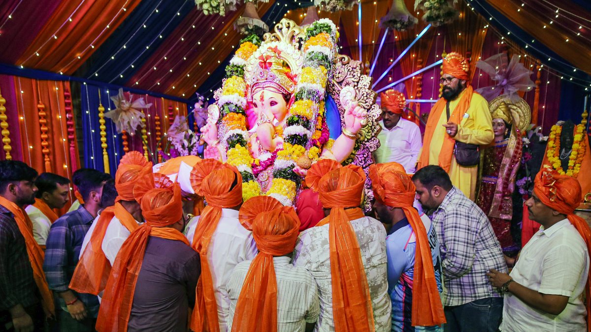 Maharashtrian community carries Ganesha idol for immersion in Amritsar