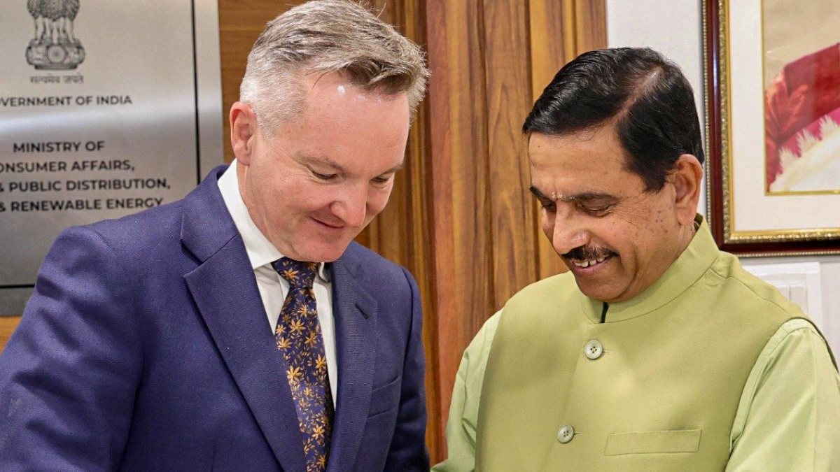 Pralhad Joshi meets Australian minister Chris Bowen in Delhi