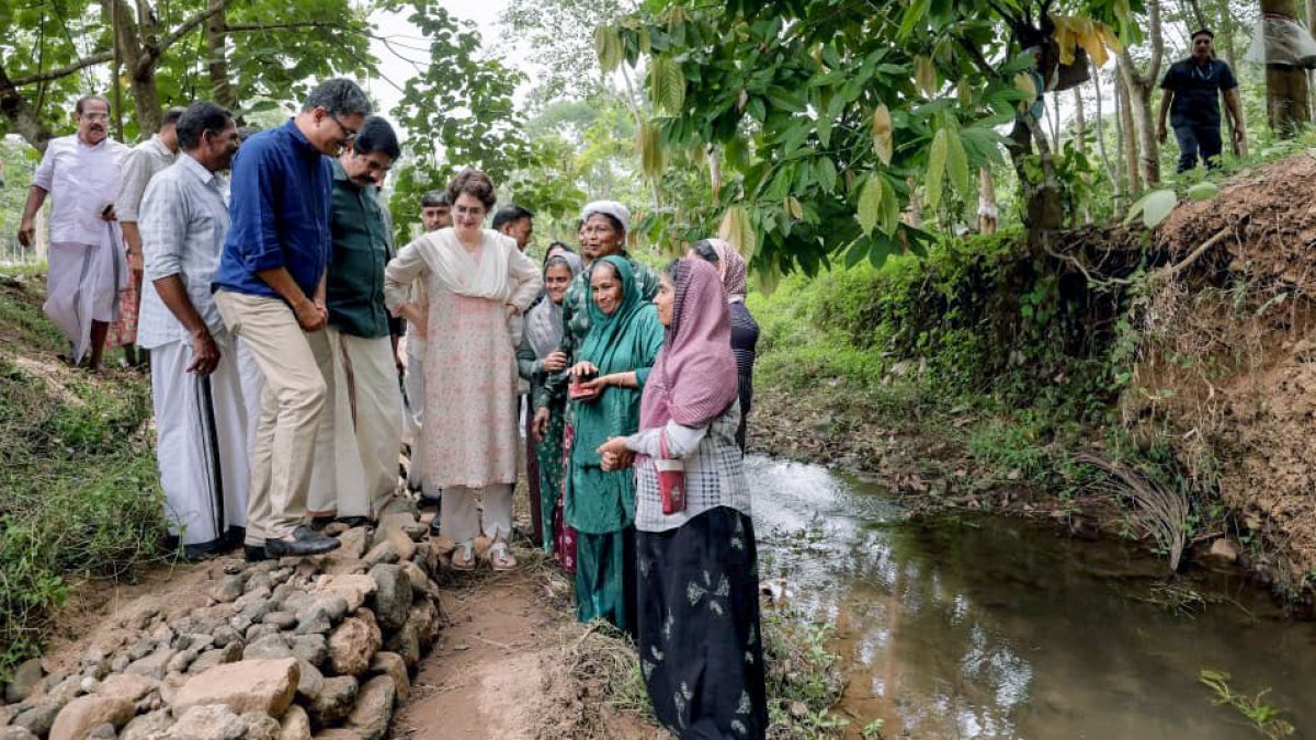 Priyanka Gandhi interacts with MGNREGA workers in Malappuram