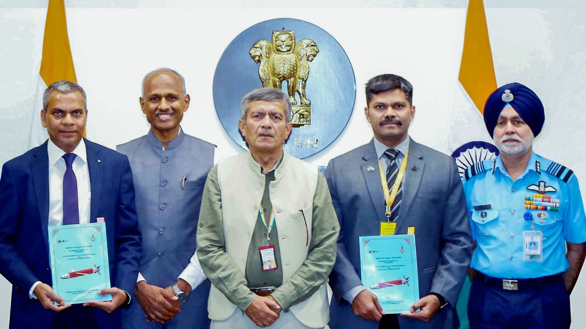 MoD signs contract with BDL for 160 satellite smart anti airfield weapons