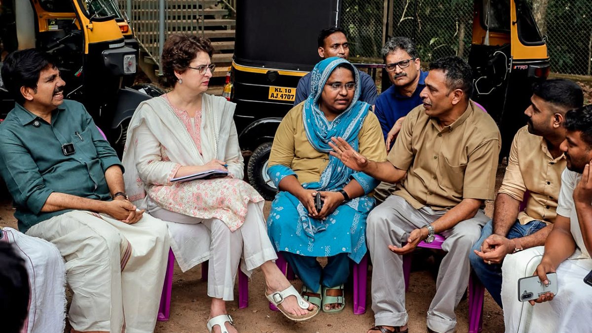 Priyanka Gandhi meets auto drivers in Nilambur