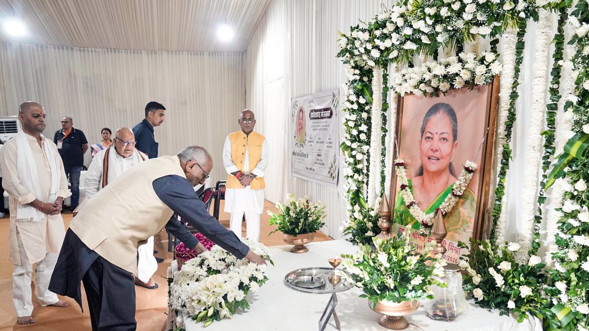 VP Radhakrishnan pays last respects to Kalraj Mishra's wife