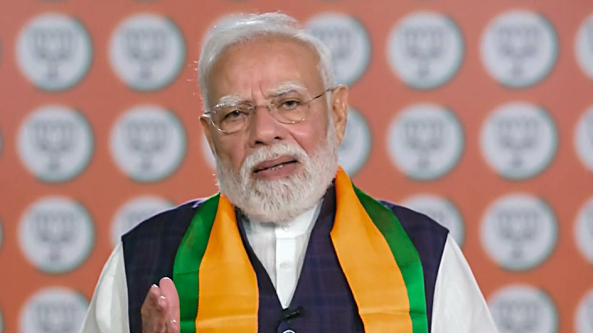 PM Modi virtually speaks with Seva Yatris on Vadnagar to Varanasi Yatra