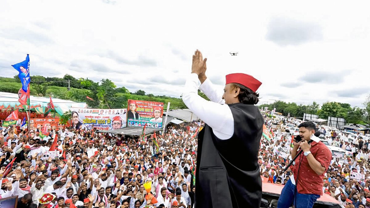 Akhilesh Yadav greets crowd at PDA Rath Yatra in Raebareli