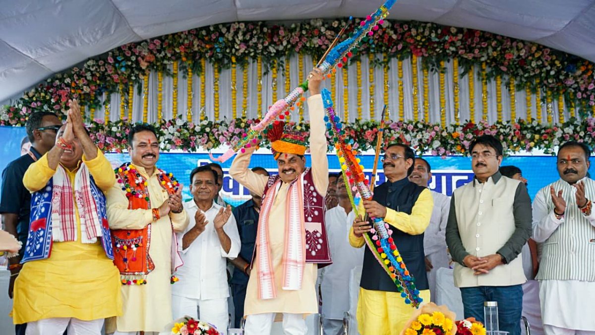 MP CM Mohan Yadav joins Seva Sankalp Abhiyan in Dewas