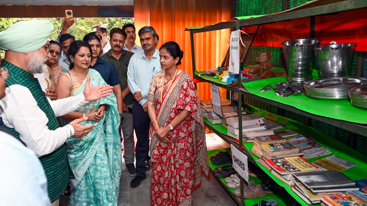 Delhi LG Sandhu visits high-tech nursery and composting site
