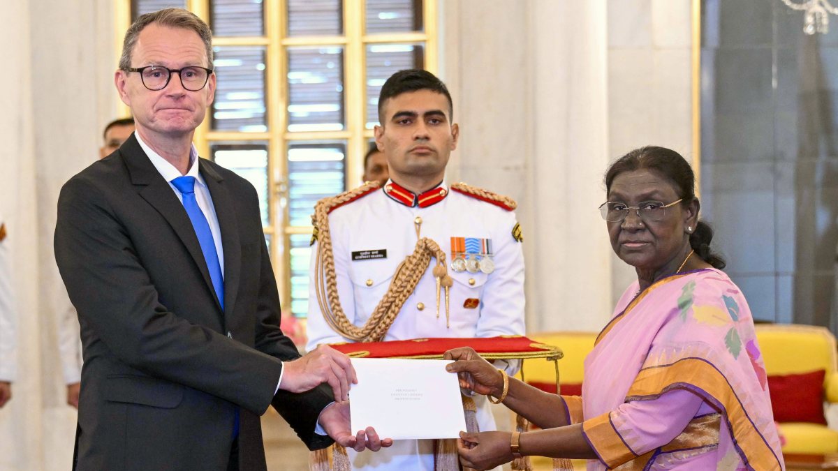 President Murmu receives credentials from Finland envoy
