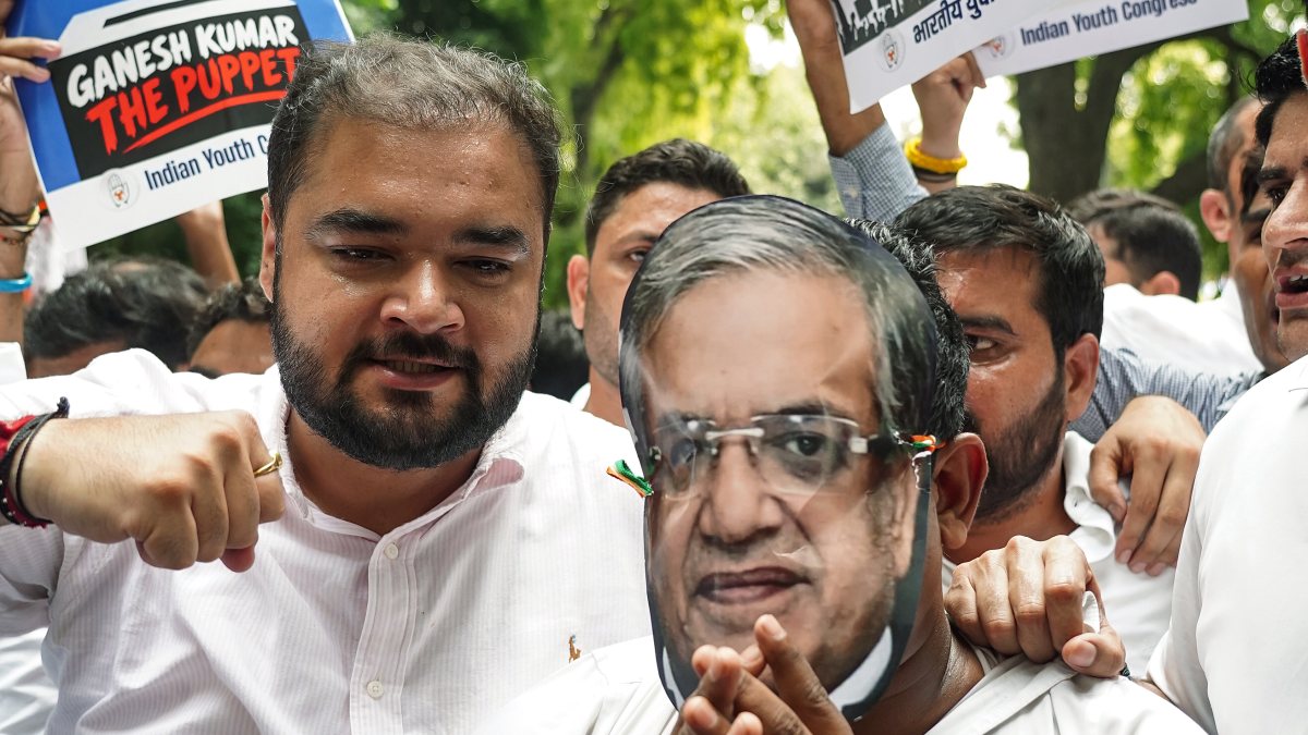 Youth Congress protester with chained hands demands CEC resignation