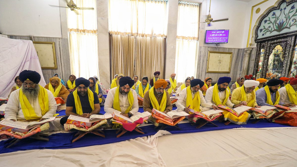 Devotees recite Sahaj Path at Guru Tegh Bahadur martyrdom anniversary