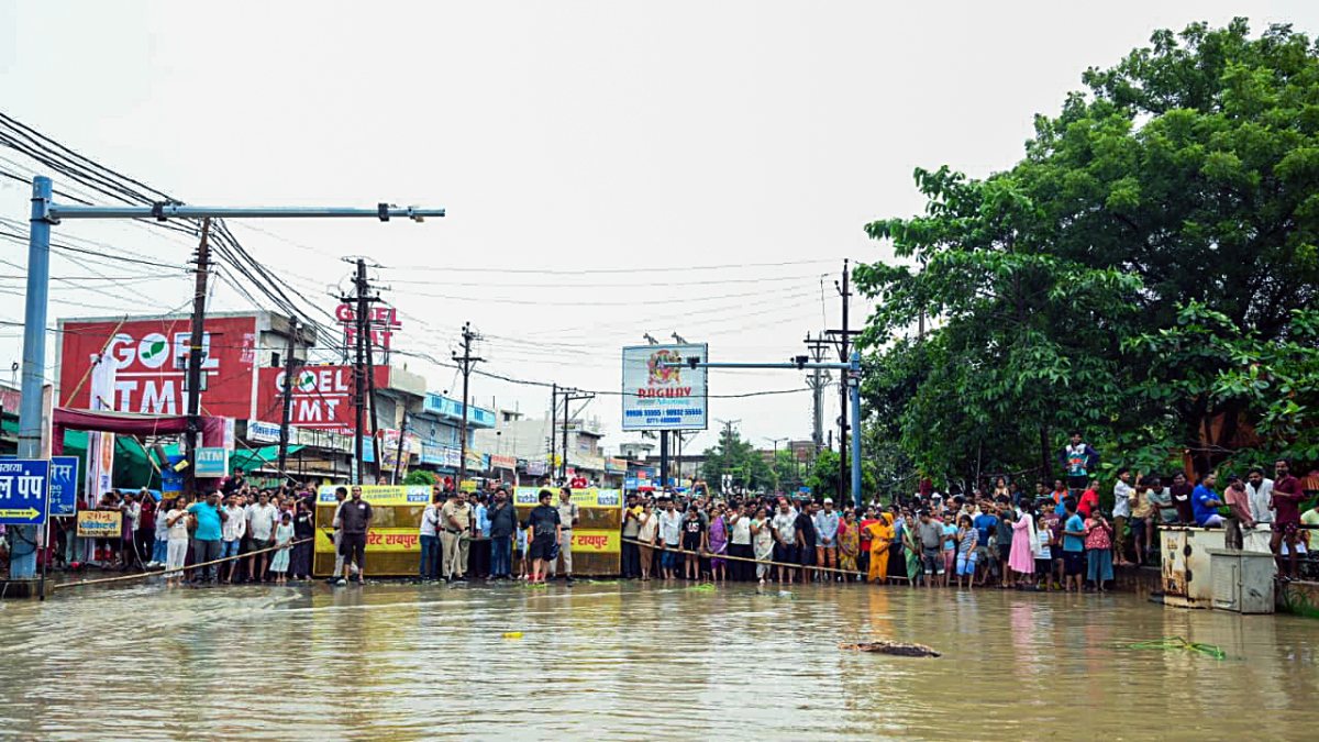 Kharun river swells over bridge at Mahadev Ghat in Raipur