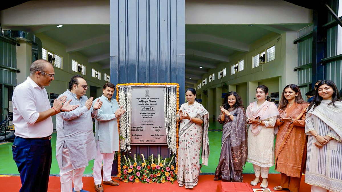 Delhi CM inaugurates second automated testing station in Burari