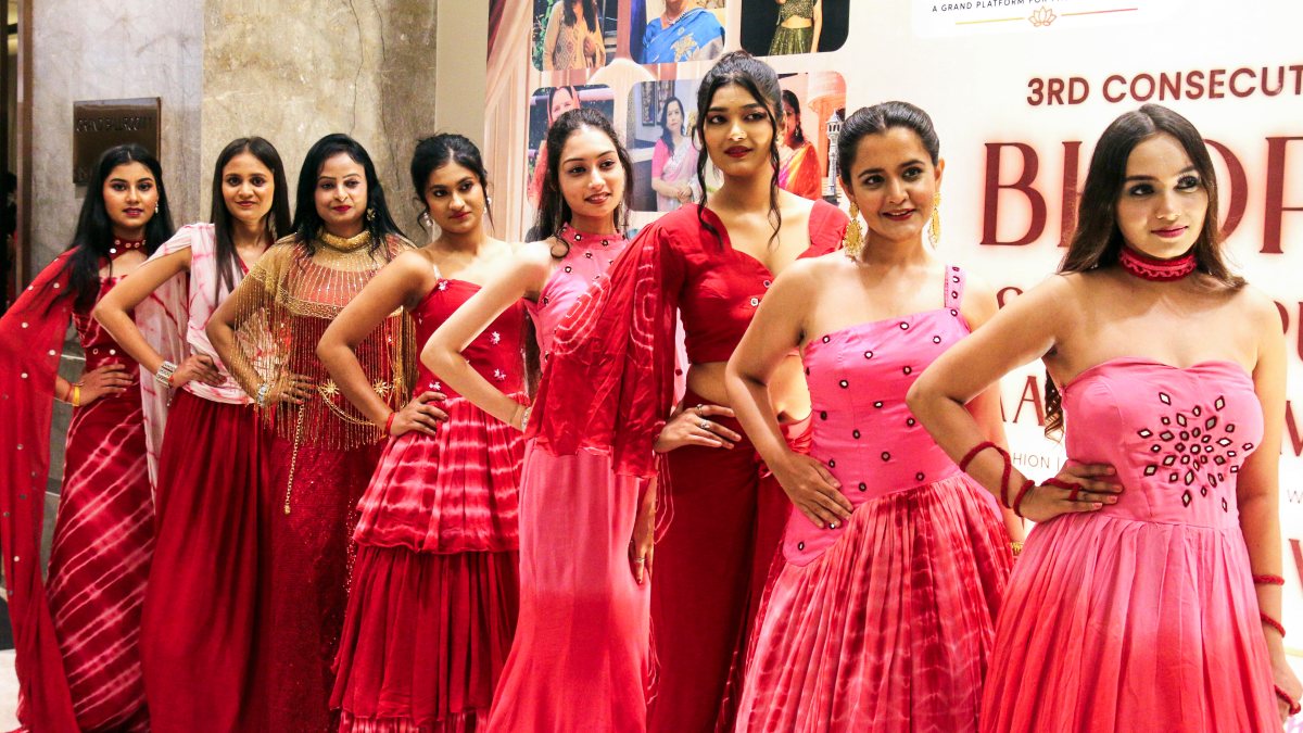 Models pose at Bhopal Fashion Runway group photo