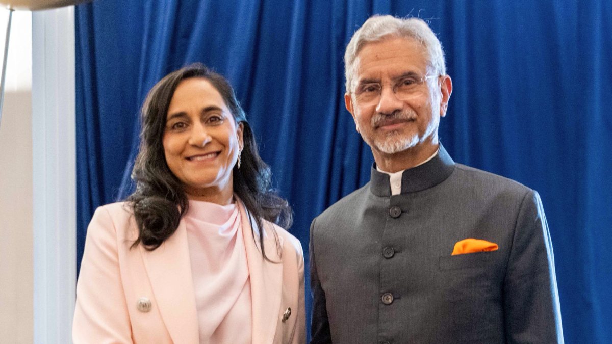 Jaishankar meets Anand on UNGA sidelines in New York