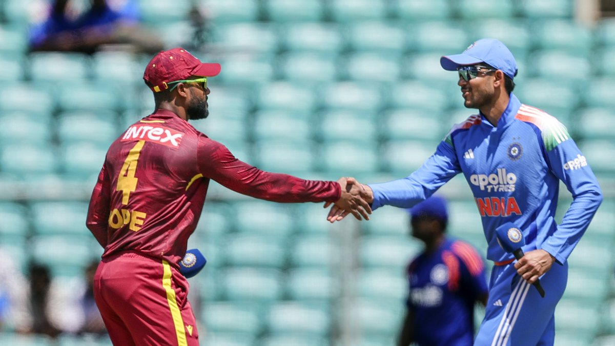 Gill and Hope shake hands before first ODI in Thiruvananthapuram