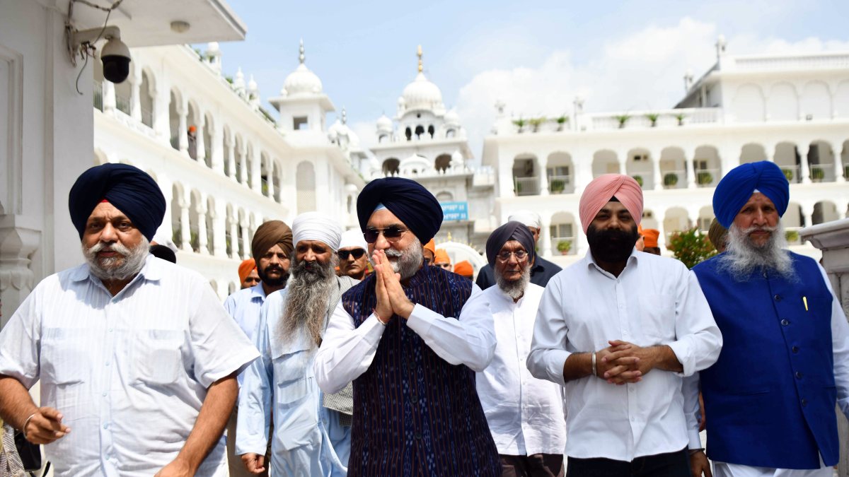 Delhi LG Sandhu visits Patna Sahib Gurdwara