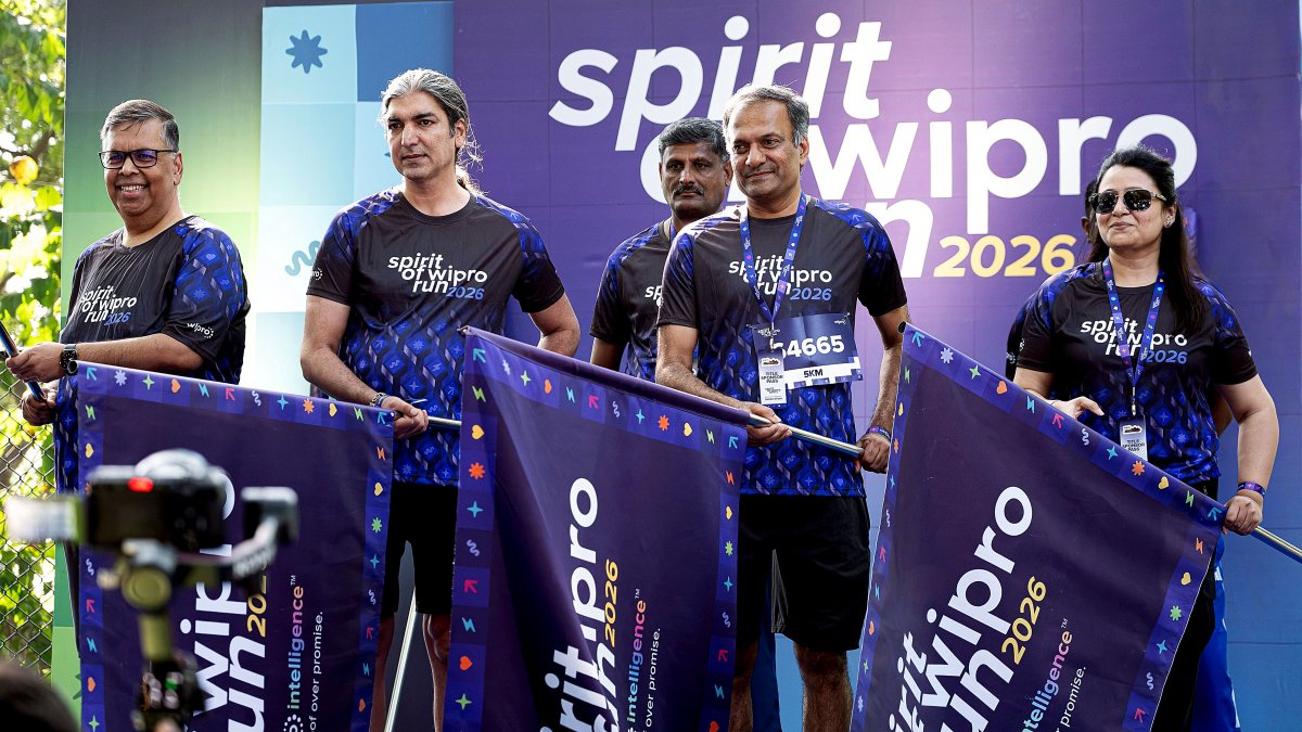 Wipro executives flag off Spirit of Wipro Run 2026 in Bengaluru