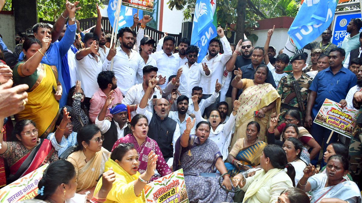 Jharkhand Congress protests demanding CEC resignation in Ranchi