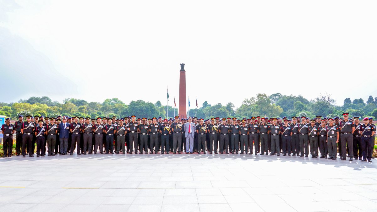 General Deepak Kapoor attends 200th Gunners Day at National War Memorial
