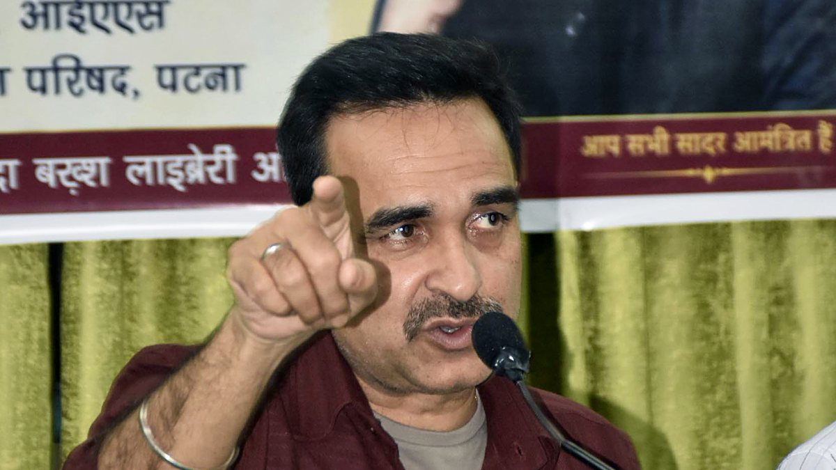 Pankaj Tripathi delivers lecture at Patna Hindi Fortnight event