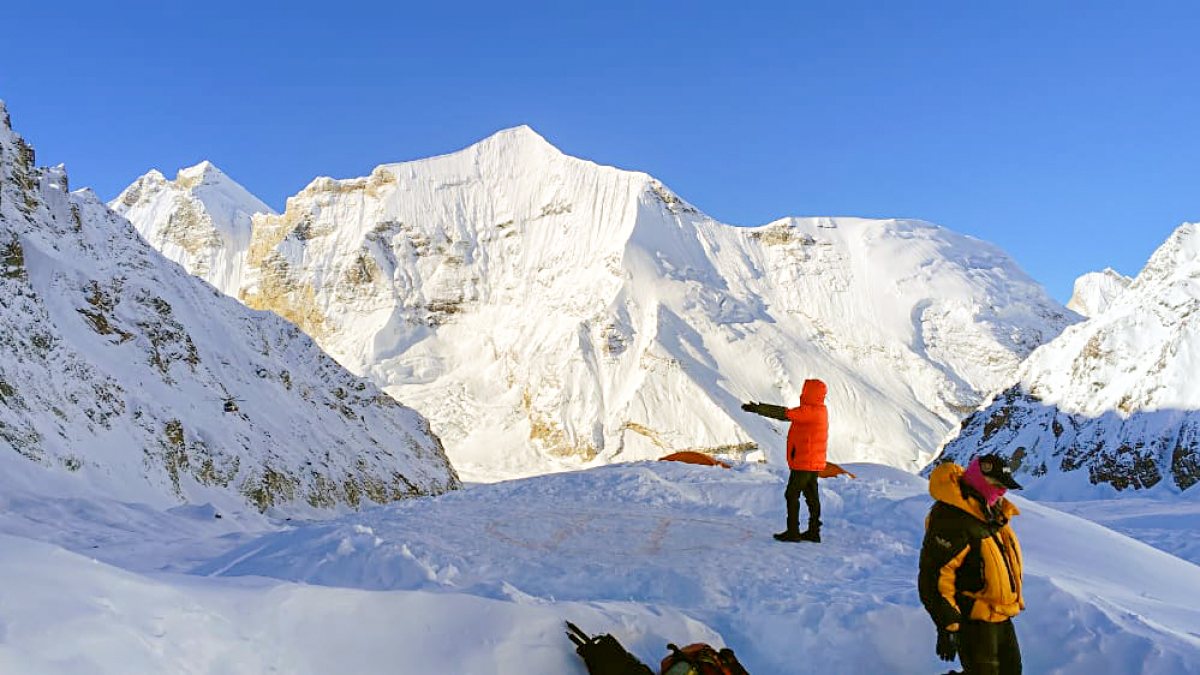 Stranded trekkers await helicopter rescue in Uttarkashi