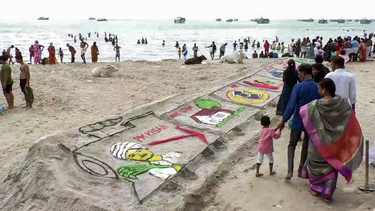 Sand sculpture shows Modi achievements at Rameswaram beach