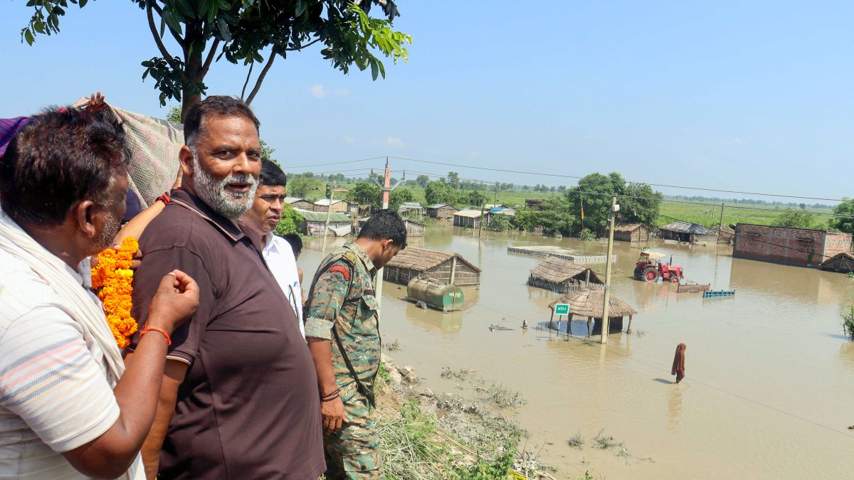 Pappu Yadav inspects flood-hit areas in West Champaran