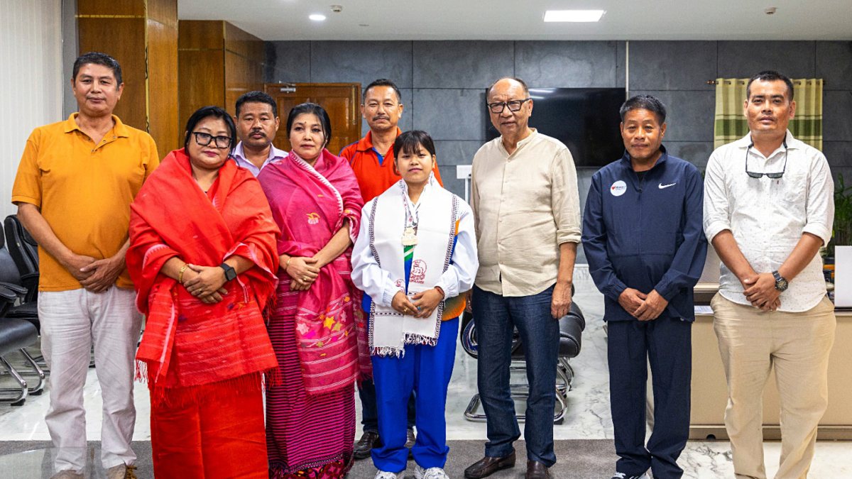Manipur CM honours powerlifter Maibam Gulubi after Asian gold