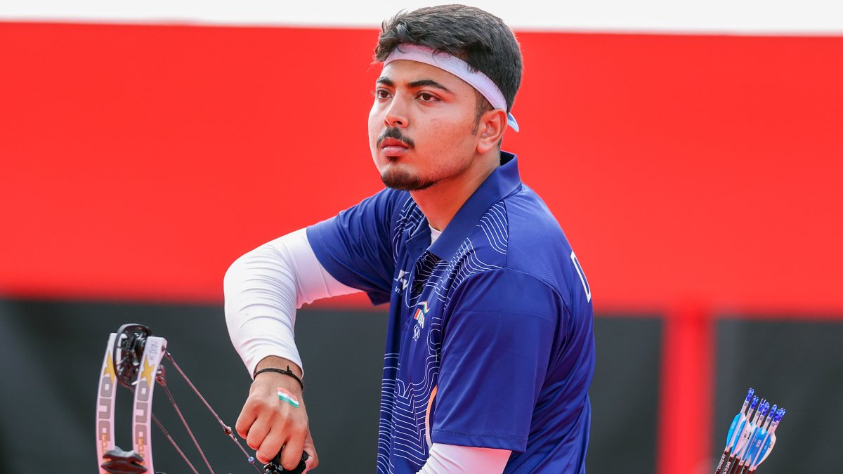 Kushal Dalal shoots in men's compound archery final at Asian Games