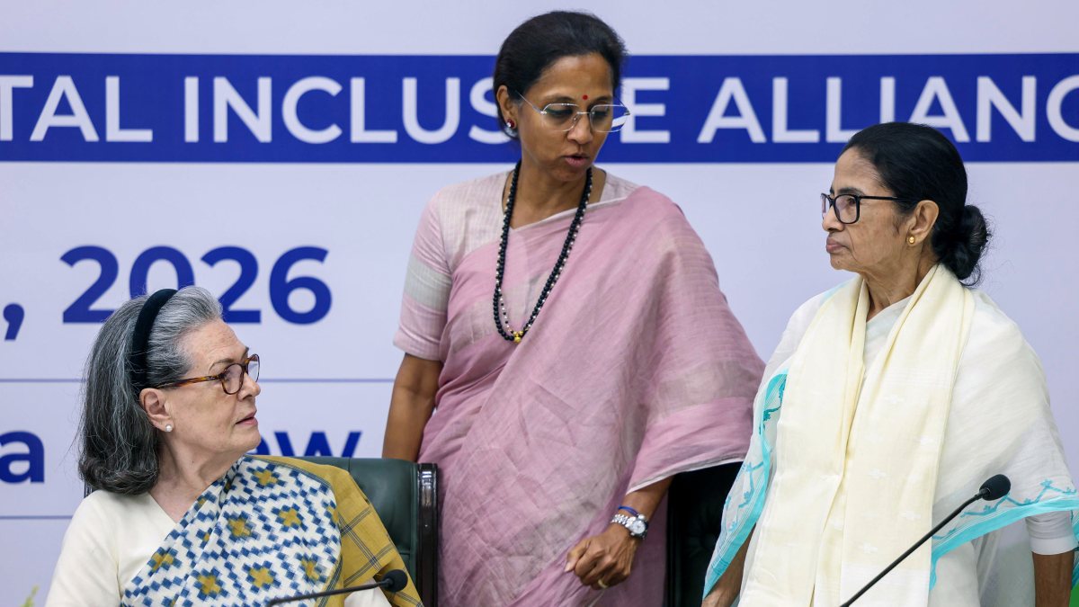 Sonia Gandhi Mamata Banerjee and Supriya Sule interact at INDIA bloc meeting