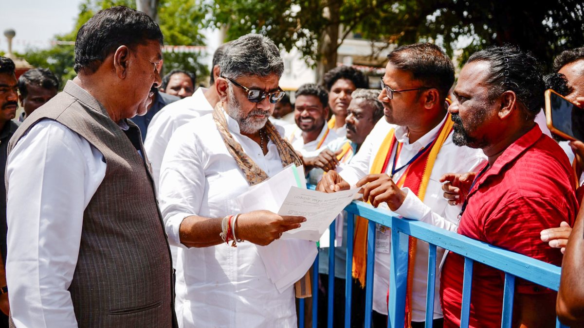 Karnataka CM DK Shivakumar listens to man's concerns in Chamarajanagar