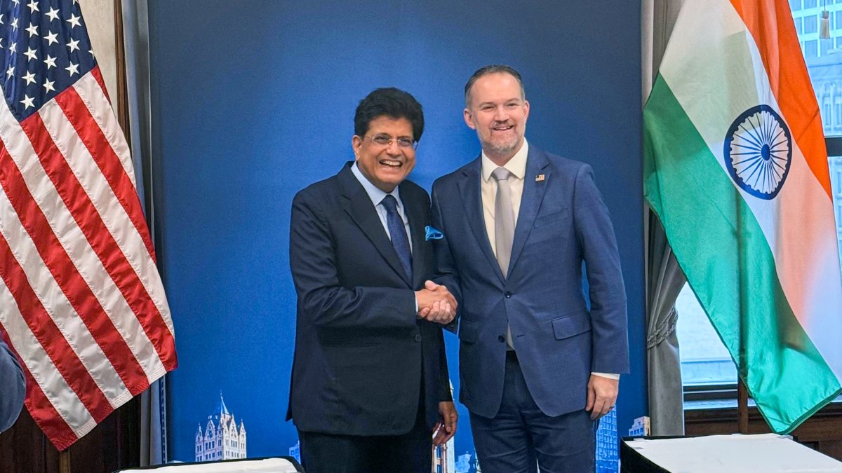 Piyush Goyal meets US trade representative in Milwaukee