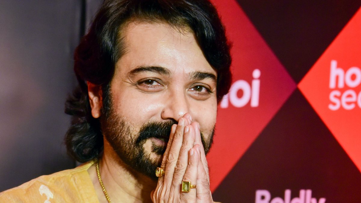 Prosenjit Chatterjee greets at Hoichoi season 10 celebration in Kolkata