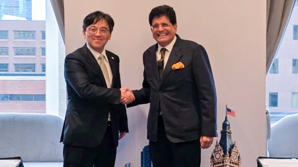 Piyush Goyal holds bilateral meeting with South Korean trade minister in Milwaukee