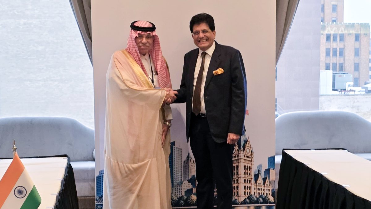 Piyush Goyal holds bilateral meeting with Saudi commerce minister at G20