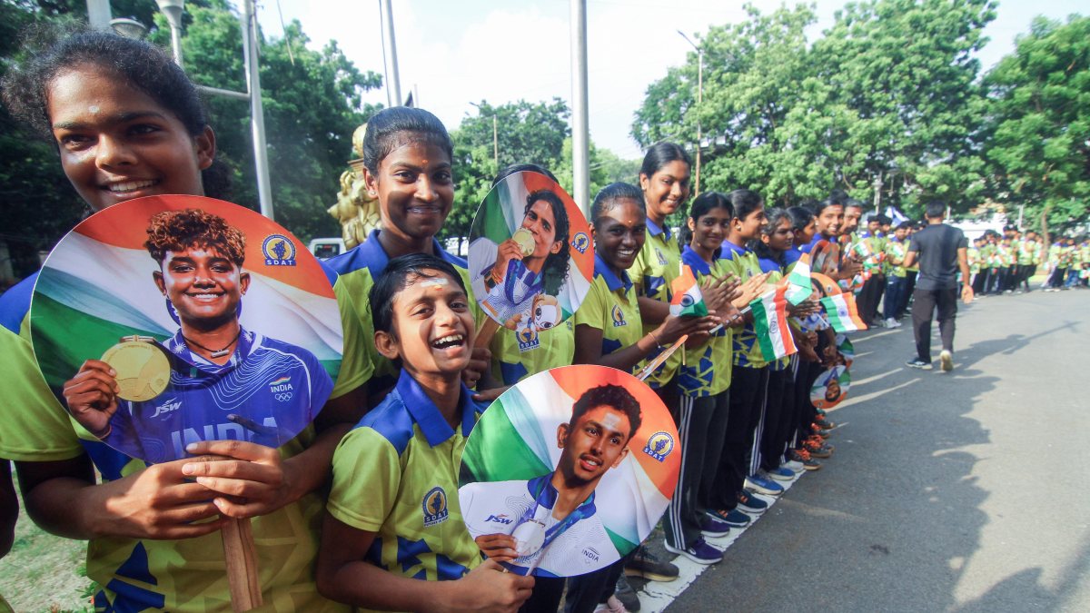Chennai fans celebrate Tamil Nadu athletes Asian Games medals